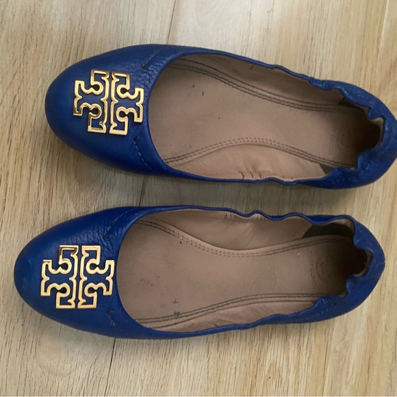 Tory Burch Blue Ballet flats with Gold Hardware - Picture 3 of 9